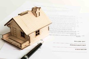 Prüfung eines Schenkungsvertrages mit einem Holzhaus